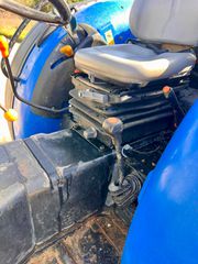 Τρακτέρ New Holland 2016 T4.105 LP-thumb-20