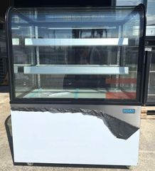 Επιδαπέδια ψυχόμενη βιτρίνα POLAR CG841-E-03