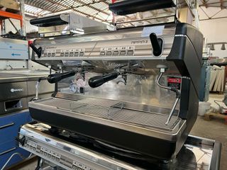 Μεταχειρισμένη επαγγελματική μηχανή Εspresso SIMONELLI APPIA 2 V GR L-thumb-2