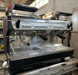 Μεταχειρισμένη επαγγελματική μηχανή Εspresso SIMONELLI APPIA 2 V GR L-thumb-1