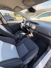 Toyota Yaris 2017-thumb-6