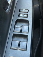 Toyota Yaris 2017-thumb-8
