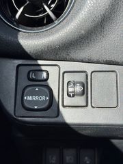 Toyota Yaris 2017-thumb-9