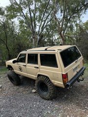 Jeep Cherokee 1995 ΕΥΚΑΙΡΙΑ 14.500 ΓΙΑ ΛΙΓΕΣ ΜΕΡΕΣ-thumb-6