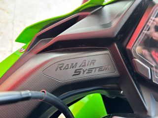 Kawasaki Ninja ZX-4RR 2026-thumb-20
