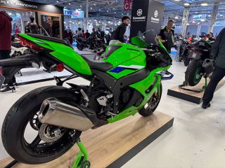 Kawasaki Ninja ZX - 10 R 2026-thumb-3