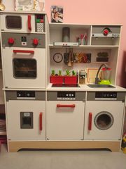 Ξύλινη κουζίνα