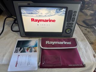 RAYMARINE E140 w