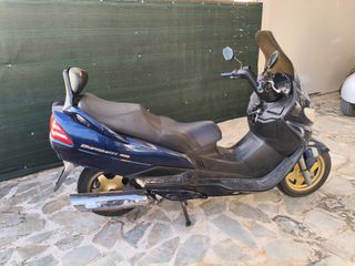 Suzuki AN 400 Burgman 2002 ανταλλαγή με μικρότερο η παπάκι
