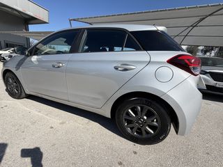 Hyundai i 20 2017 1.1 CRDi Black Line * ΠΡΟΣΦΟΡΑ *-thumb-2
