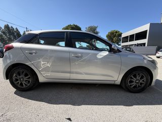 Hyundai i 20 2017 1.1 CRDi Black Line * ΠΡΟΣΦΟΡΑ *-thumb-4