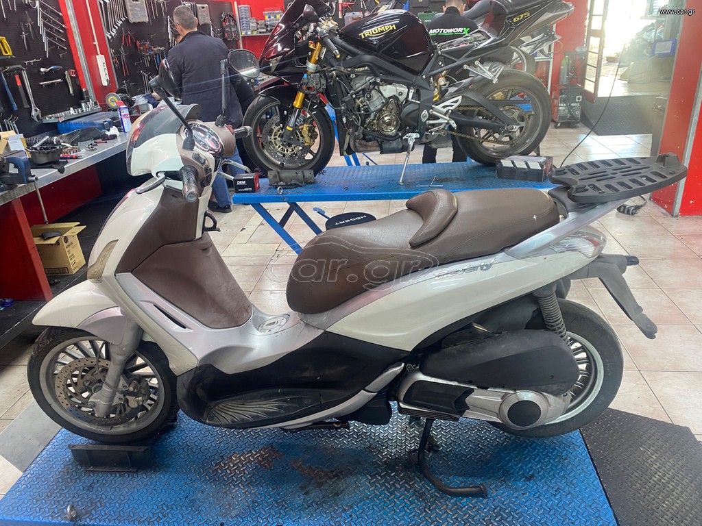 PIAGGIO BEVERLY 300 LED