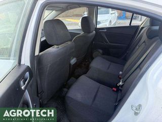 Mazda 2011-thumb-8