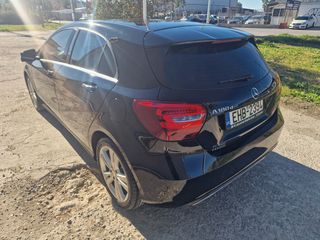 Mercedes-Benz A 180 2015 A180d-thumb-3