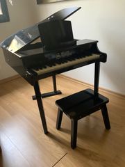 TOY PIANO