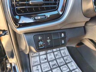 Kia Stonic 2018 1.0 T-GDI LAUNCH EDITION-thumb-32