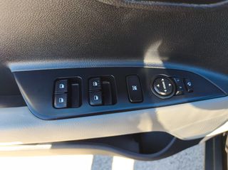 Kia Stonic 2018 1.0 T-GDI LAUNCH EDITION-thumb-34