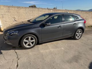 Volvo V40 2014 D2-thumb-2