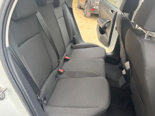Volkswagen Polo 2018 1.6 TDI-thumb-12