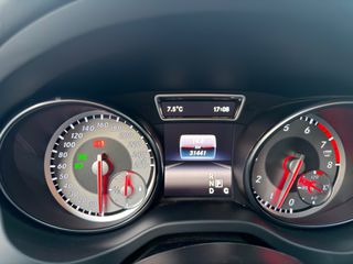 Mercedes-Benz GLA 180 2016 D URBAN 7G-DCT facelift!! bookservise!!-thumb-21