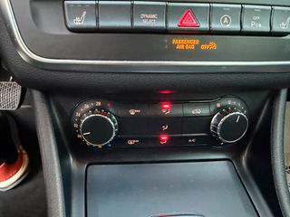 Mercedes-Benz GLA 180 2016 D URBAN 7G-DCT facelift!! bookservise!!-thumb-24