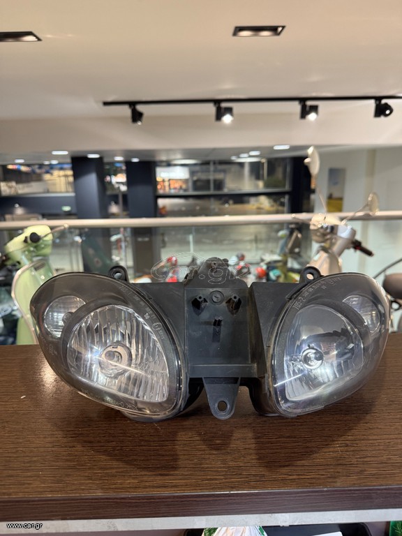Φανάρι εμπρός PIAGGIO X9