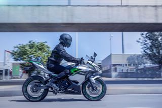 Kawasaki Ninja e-1 2024 Έκπτωση 2500 € !!!-thumb-22