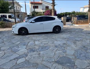Alfa Romeo Giulietta 2011 Quadrifoglio
