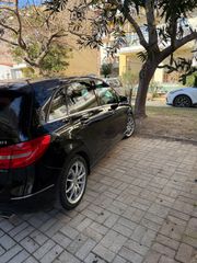 Mercedes-Benz B 200 2012