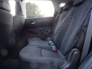 Nissan Qashqai+2 2009-thumb-12