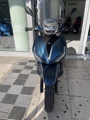 Piaggio Beverly 300 2022 HPE