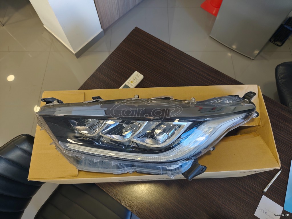 ΦΑΝΑΡΙΑ 2 ΕΜΠΡΟΣ ΤΟΥΟΤΑ YARIS GR