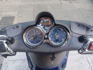 Piaggio Beverly 250 2004-thumb-8