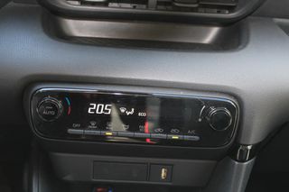 Toyota Yaris 2024 HYBRID ACTIVE 1.5cc 116ps *ΓΡΑΜΜΑΤΙΑ*-thumb-23