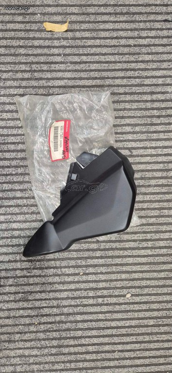 Καπάκι μεσαίο αριστερό HONDA CBF 600 2004  83611MERD00ZA