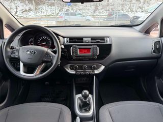 Kia Rio 2016-thumb-12