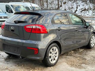 Kia Rio 2016-thumb-2