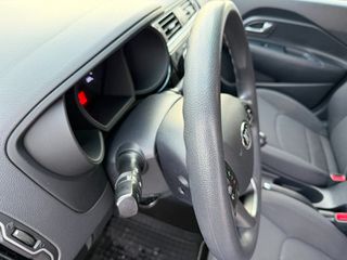 Kia Rio 2016-thumb-25