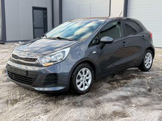 Kia Rio 2016-thumb-1