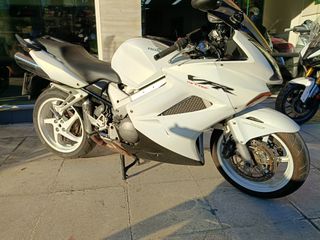 Honda VFR 800 2003 VFR 800-thumb-6