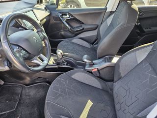 Peugeot 2008 2019-thumb-11