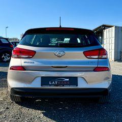 Hyundai i 30 2018 Book service!-thumb-4