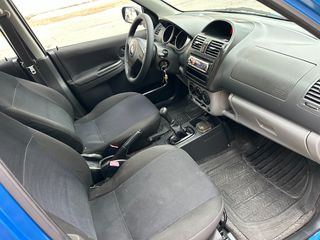 Suzuki Ignis 2005-thumb-8
