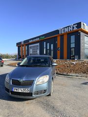 Skoda Fabia 2009 1.2-thumb-2