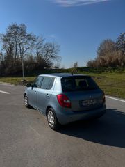 Skoda Fabia 2009 1.2-thumb-5