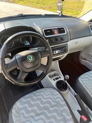 Skoda Fabia 2009 1.2-thumb-6