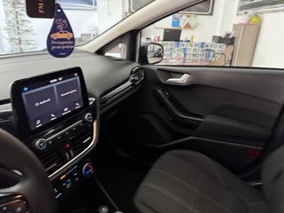 Ford Fiesta 2020-thumb-58