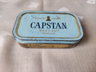 Κουτί κασσιτέρου CAPSTAN NAVY CUT 50 GRS NET TOBACCO. MADE IN ENGLAD. Διαστάσεις: 9,5x5,5x2,5 εκατοστά