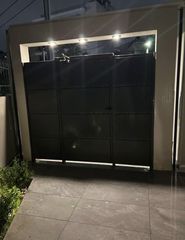 ΠΟΡΤΑ ΕΙΣΟΔΟΥ