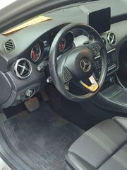 Mercedes-Benz GLA 180 2018 D URBAN 7G-DCT